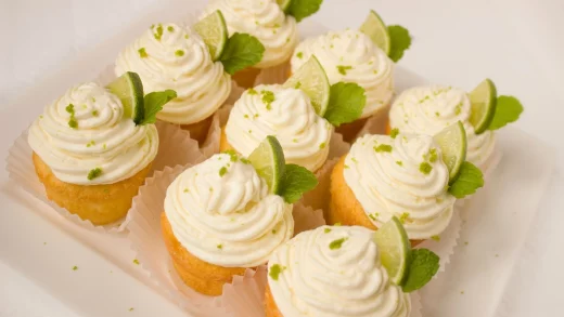 Line cupcakes