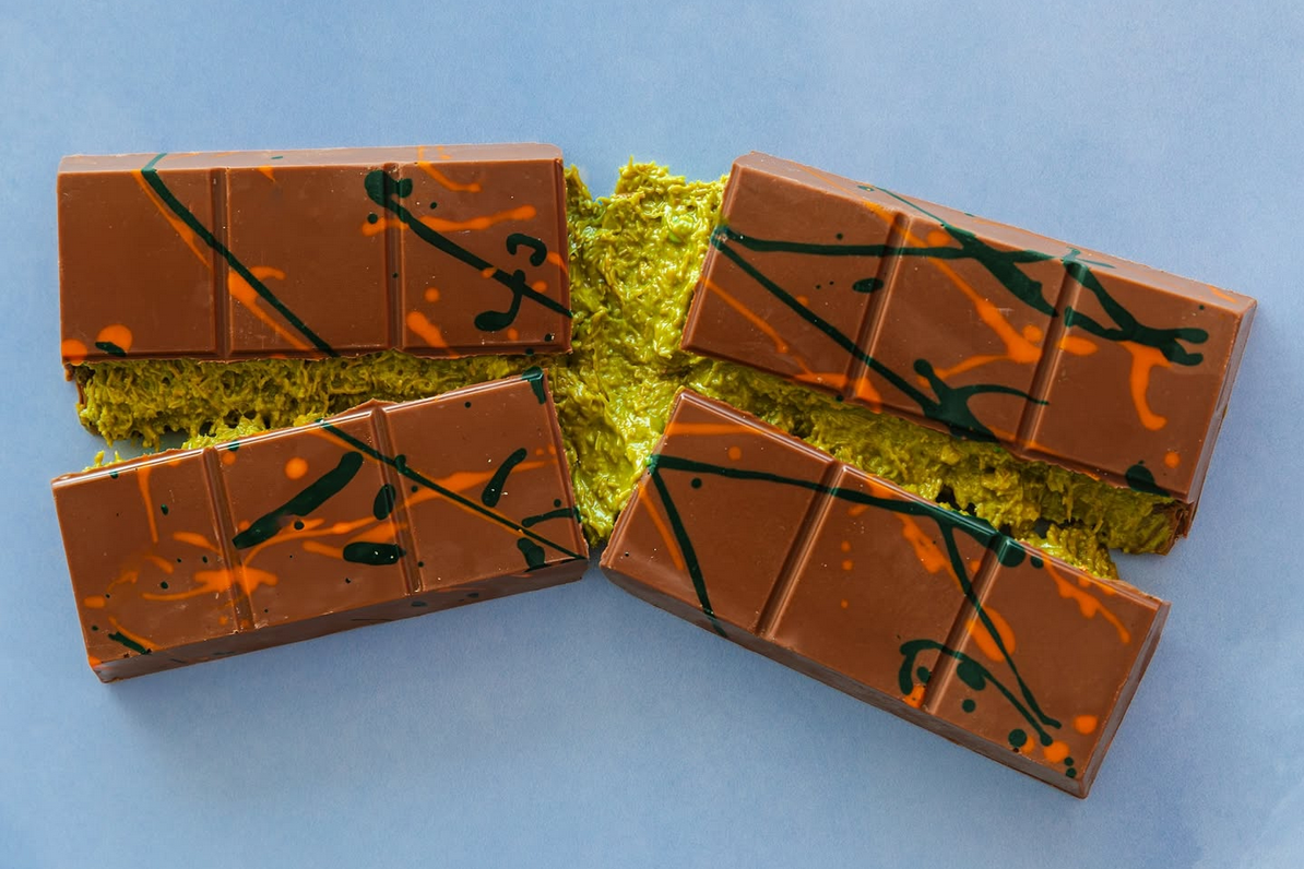 Fix Dubai Chocolate bar with creamy pistachio filling